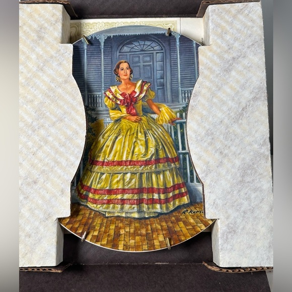 GWTW Knowles Issue 3 Melanie #13100D COA Yellow Ruffled Dress - Picture 2 of 9